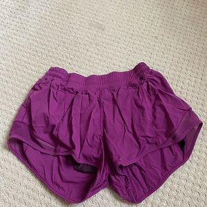 Lululemon shorty Hot Short 2.5”